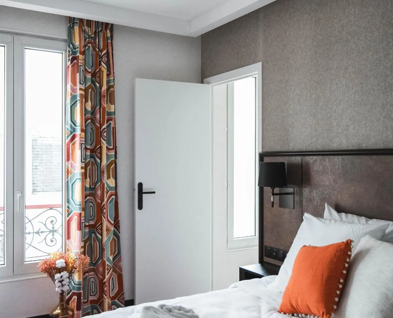 ** Hotel La Maison Montparnasse Paris France